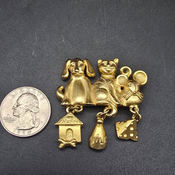 Cat Dog Mouse Brooch with Charms Gold Tone Animal Jewelry 1990s - Picture 6 of 6
